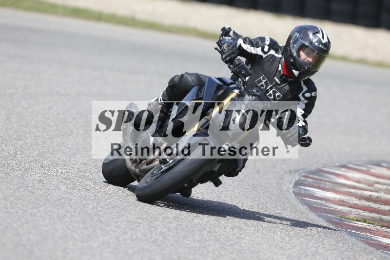 Archiv-2025/09 22.04.2025 Cornu Master School ADR/rot-rouge/12